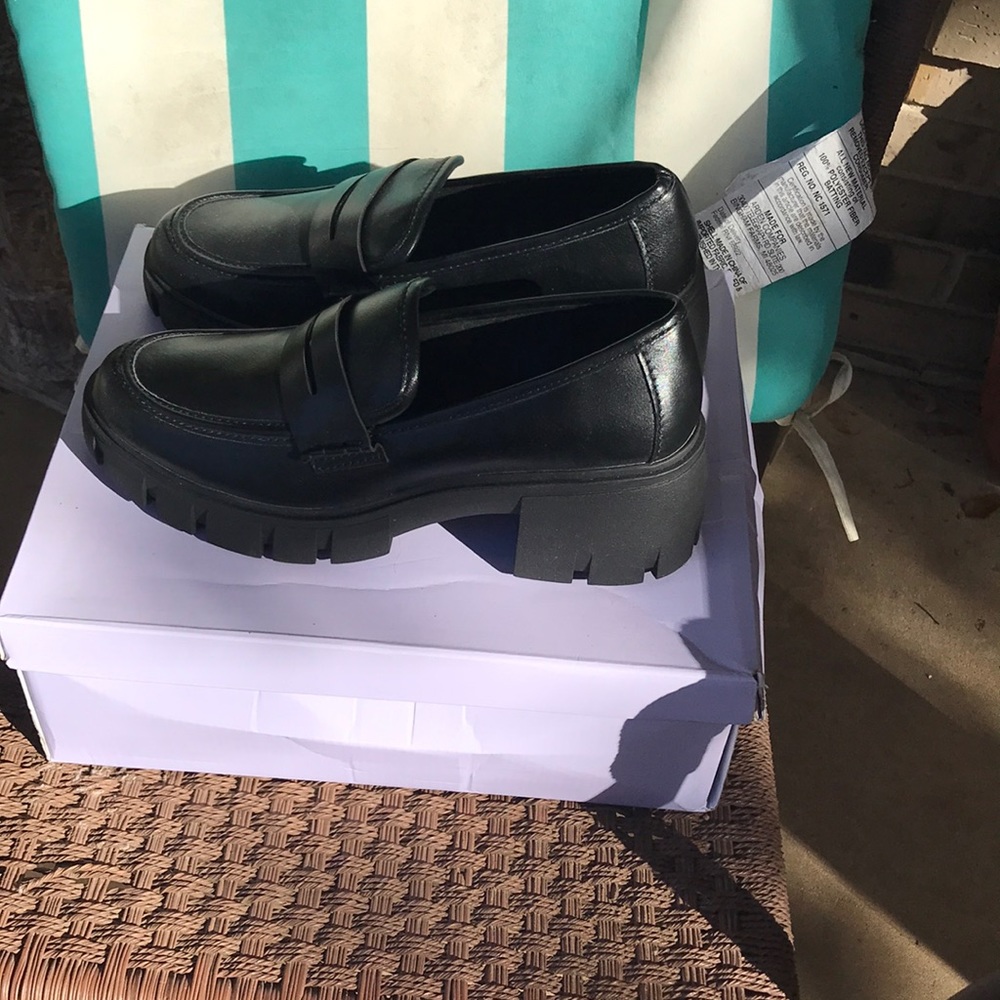 Madden Girl Humphery Black Chunky Platform Penny Loafers - Women